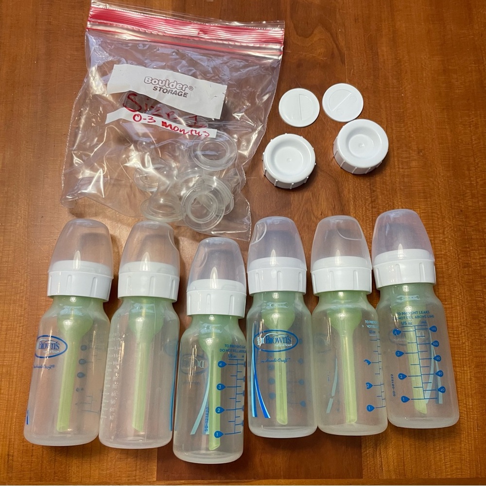 Dr Browns Lot of 4 OZ Bottles with Size 1 Nipples